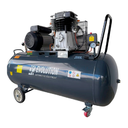Kompresor tłokowy EVO-200PRO Evolution 200L, 230V – widok przednio-boczny sprężarki powietrza, profesjonalny sprzęt warsztatowy GGM Tools