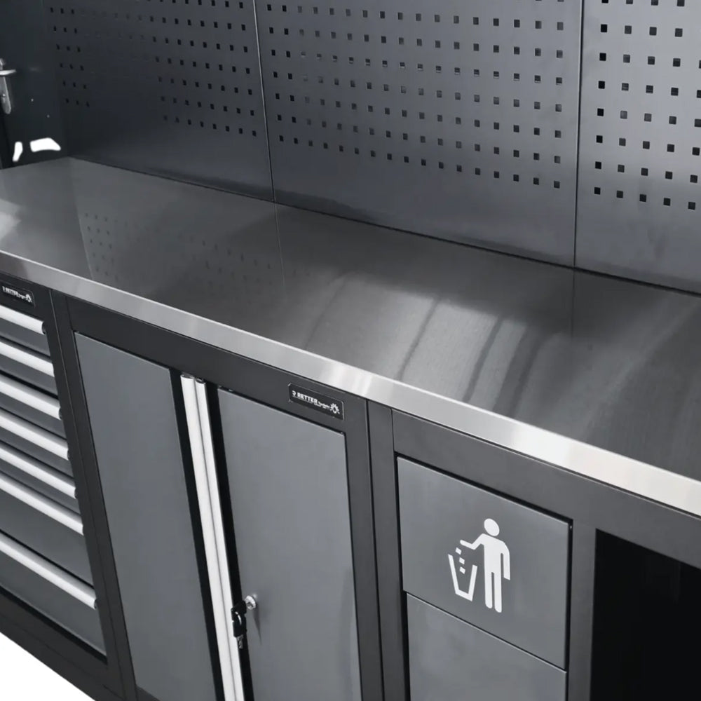 System mebli RETTER RTX-0900 – zbliżenie pod kątem na gładką powierzchnię roboczą blatu ze stali nierdzewnej INOX