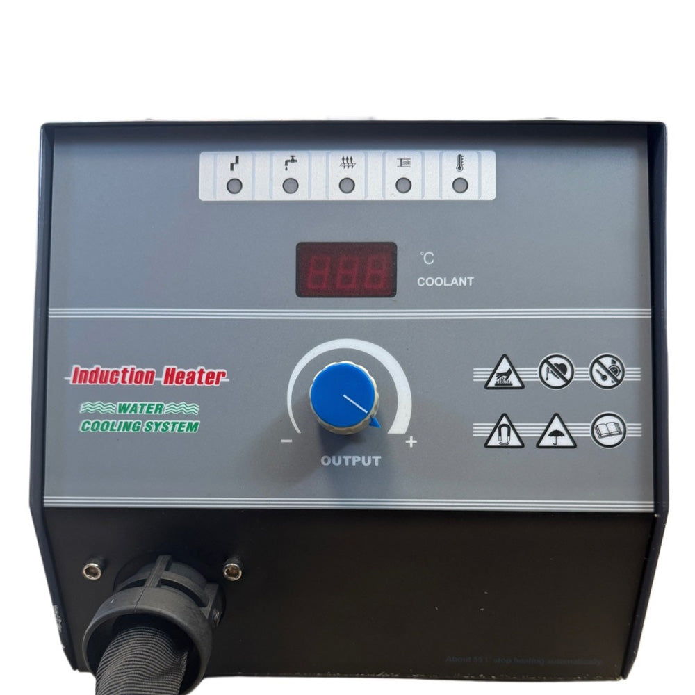 Podgrzewacz indukcyjny Smart Equipment SM-3500W — panel sterowania z wyświetlaczem i pokrętłem.