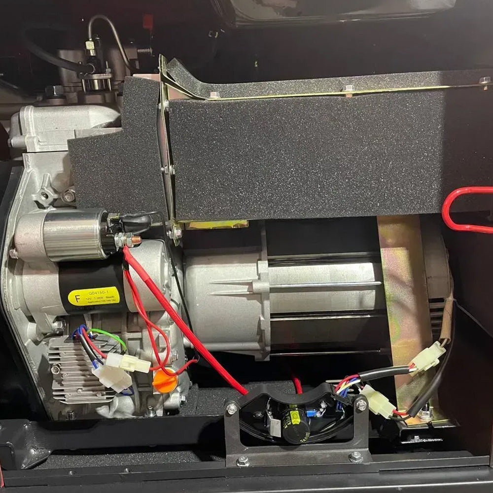 Silnik agregatu prądotwórczego diesel F-Power FPI2000 8 kW widok wnętrza