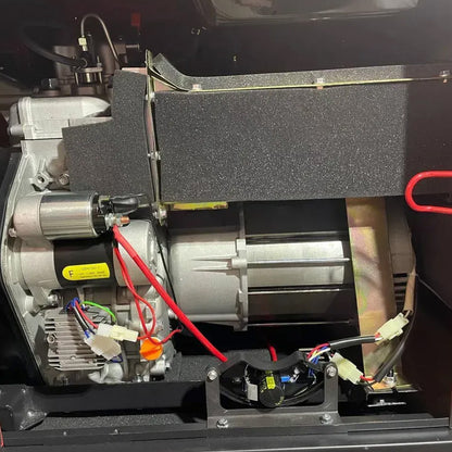 Silnik agregatu prądotwórczego diesel F-Power FPI2000 8 kW widok wnętrza