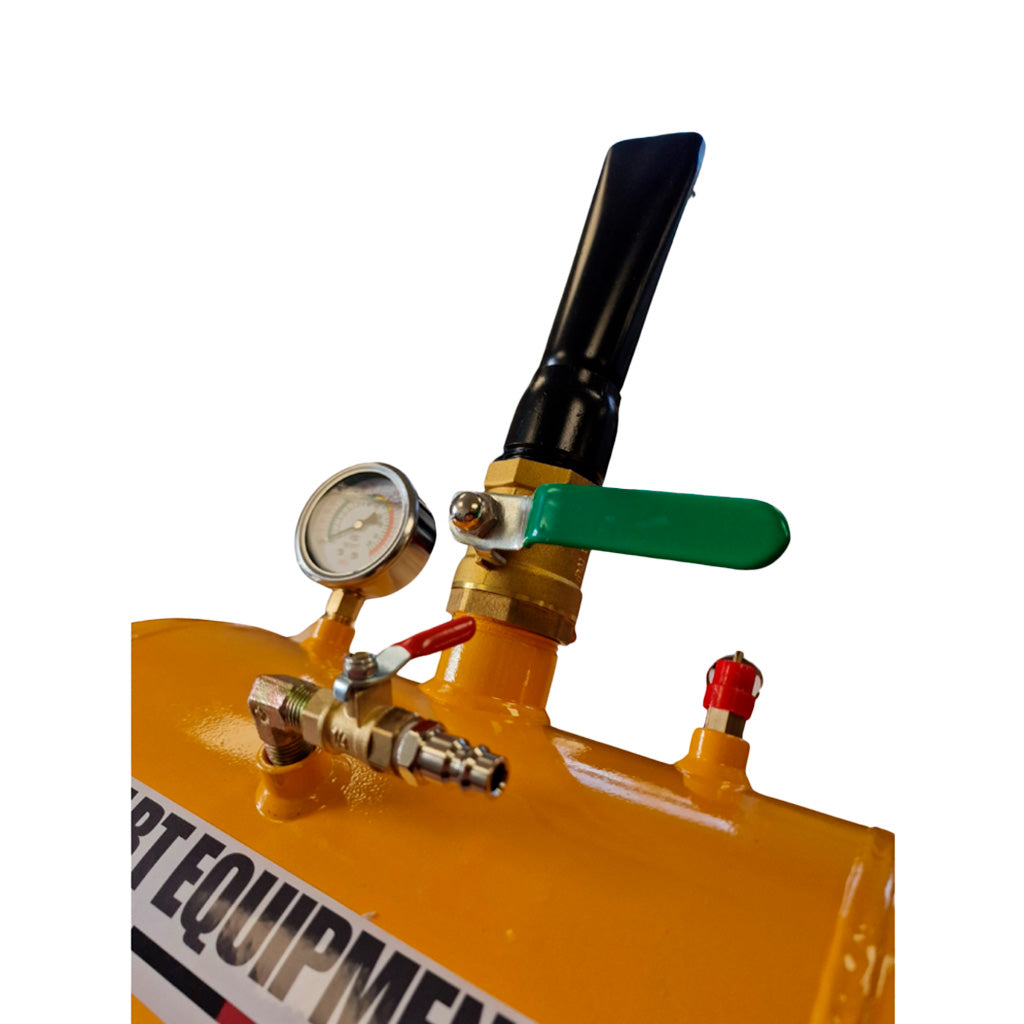 Zawór i manometr zbiornika SMART EQUIPMENT 19 L – precyzyjna kontrola ciśnienia i bezpieczne uwalnianie powietrza w boosterze do opon